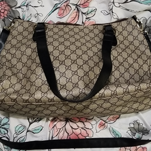 Large Beige and Black Shoulder Bag with Green and Red Stripe - Picture 2 of 4